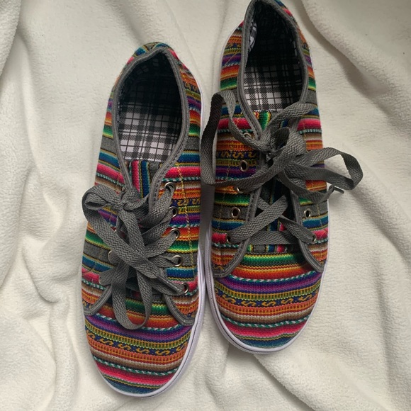 Very cool Cloth Baja Multi colored Print Sneakers - Picture 2 of 13